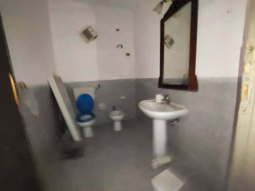 Immagine 8 di Negozio in vendita  in Via Antonio Pigafetta a Palermo