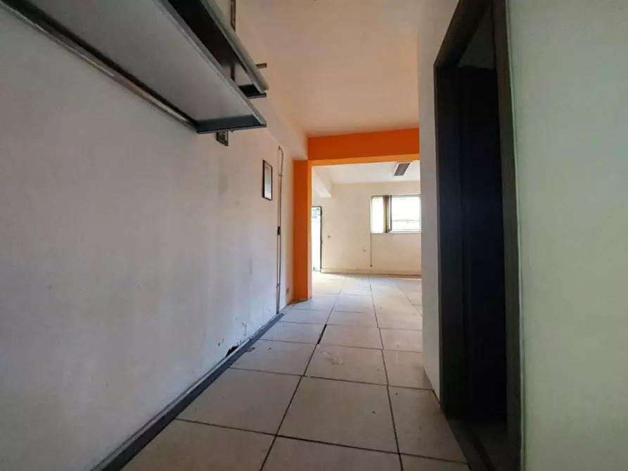 Immagine 10 di Negozio in vendita  in Via Antonio Pigafetta a Palermo