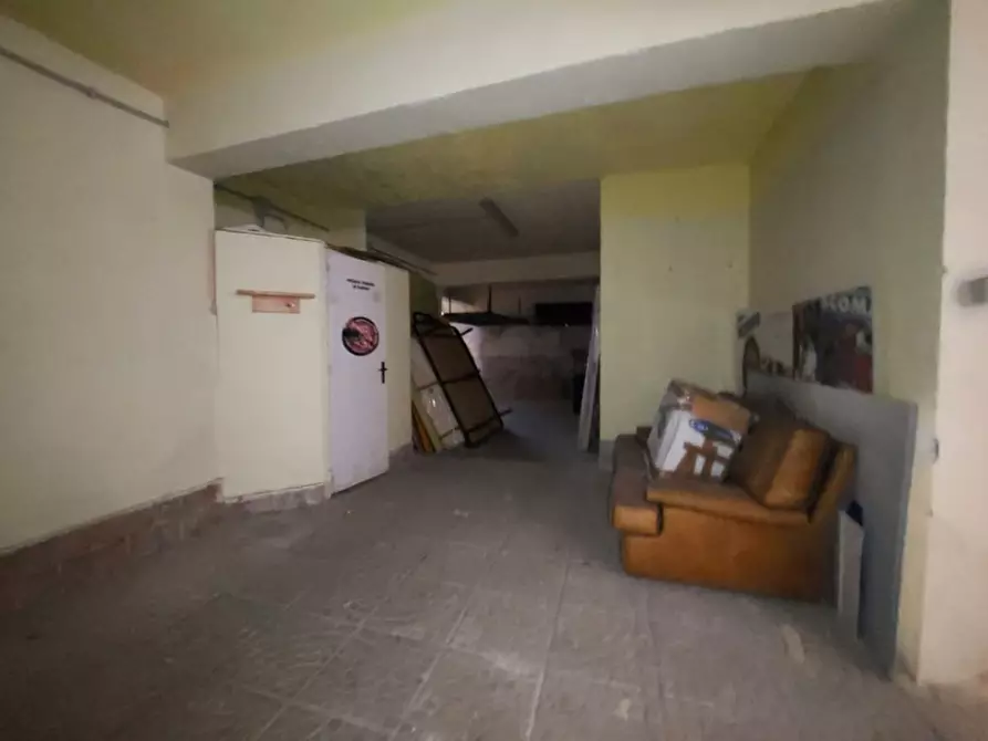 Immagine 11 di Negozio in vendita  in Via Antonio Pigafetta a Palermo