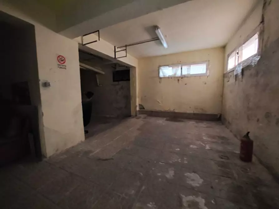 Immagine 12 di Negozio in vendita  in Via Antonio Pigafetta a Palermo