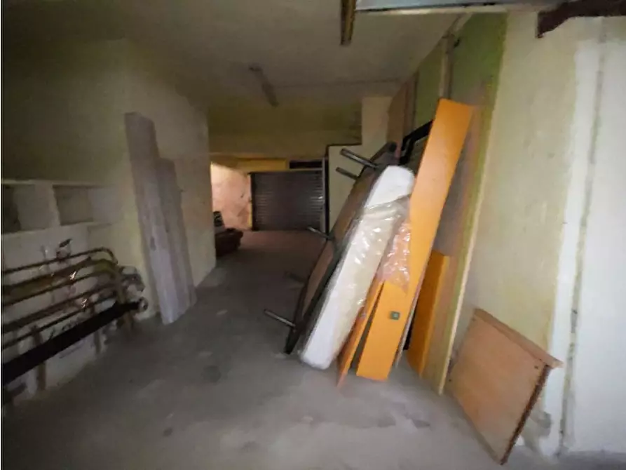 Immagine 15 di Negozio in vendita  in Via Antonio Pigafetta a Palermo