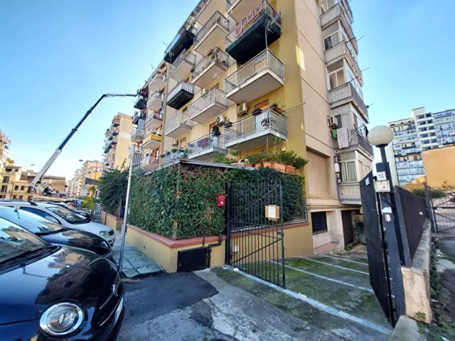 Immagine 16 di Negozio in vendita  in Via Antonio Pigafetta a Palermo