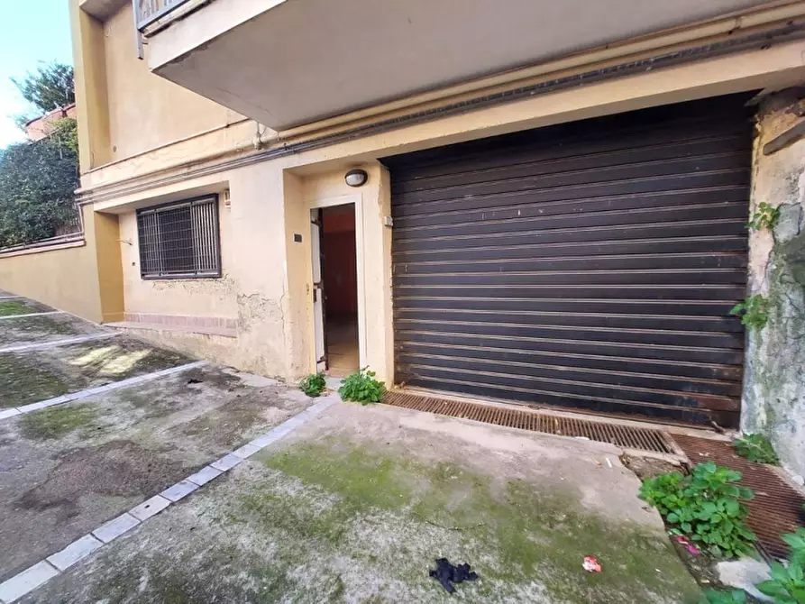 Immagine 19 di Negozio in vendita  in Via Antonio Pigafetta a Palermo