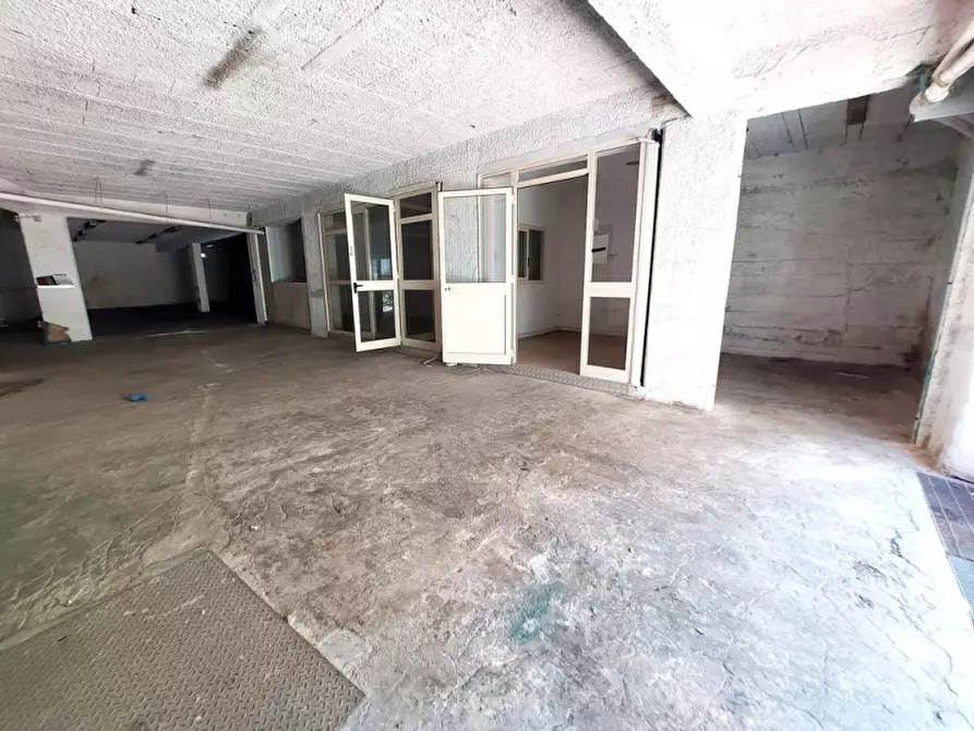 Immagine 3 di Negozio in vendita  in Via Antonio Pigafetta a Palermo