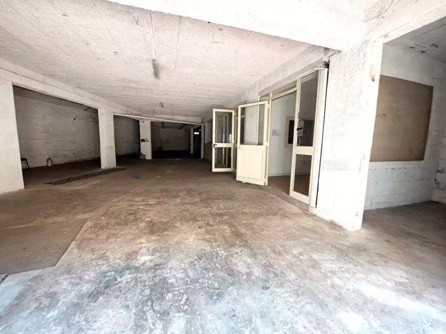 Immagine 4 di Negozio in vendita  in Via Antonio Pigafetta a Palermo