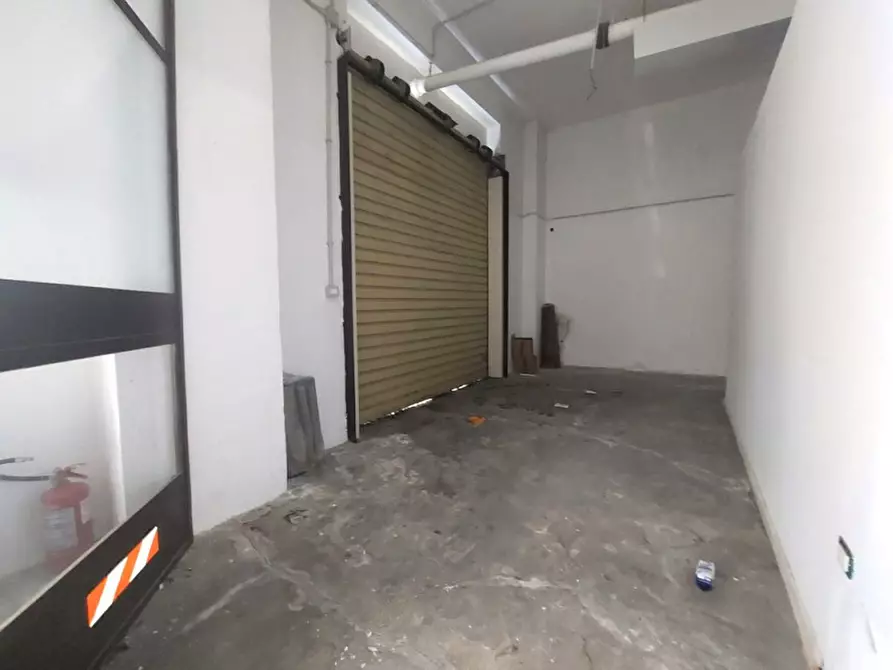 Immagine 10 di Negozio in vendita  in Via Maggiore Pietro Toselli a Palermo