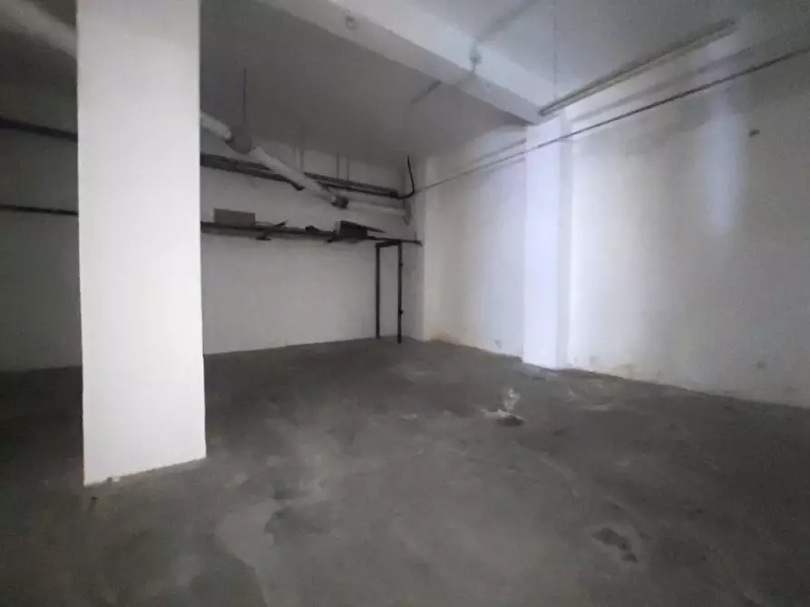 Immagine 16 di Negozio in vendita  in Via Maggiore Pietro Toselli a Palermo