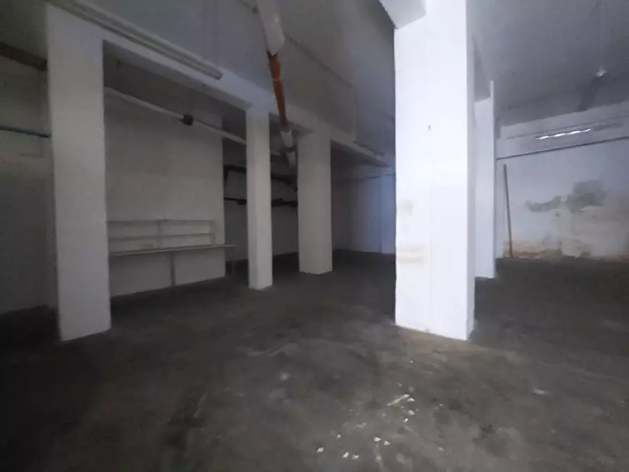 Immagine 17 di Negozio in vendita  in Via Maggiore Pietro Toselli a Palermo