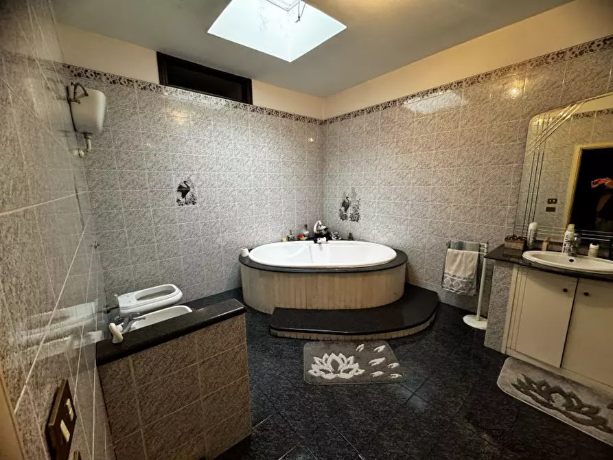 Immagine 16 di Palazzo in vendita  in Via Marchesa a Boscoreale