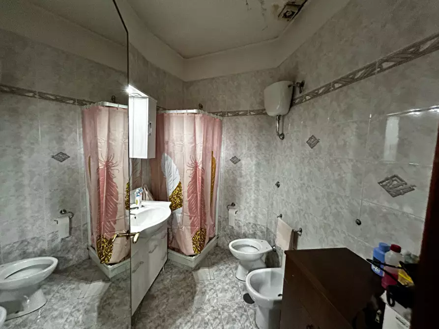 Immagine 18 di Palazzo in vendita  in Via Molinelle a Pompei