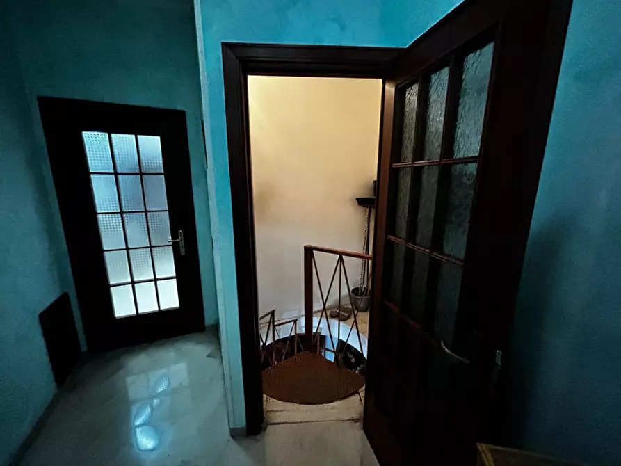 Immagine 5 di Palazzo in vendita  in Via Molinelle a Pompei