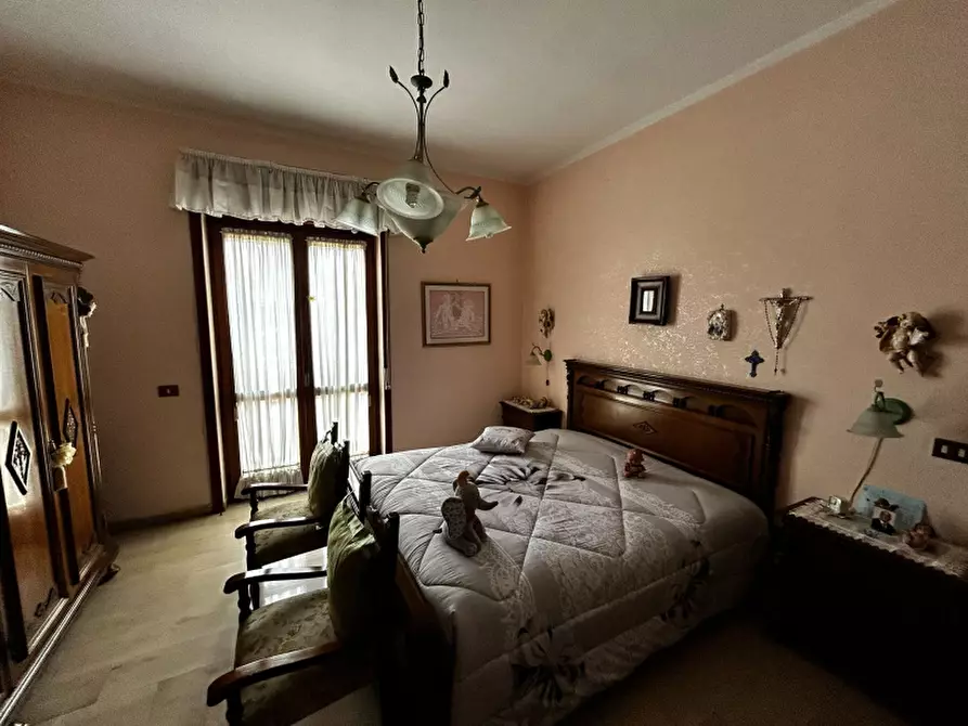 Immagine 12 di Palazzo in vendita  in Via Molinelle a Pompei