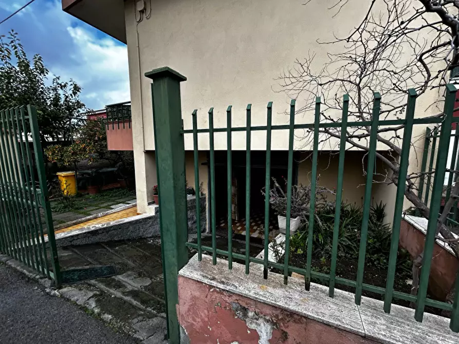 Immagine 19 di Palazzo in vendita  in Via Molinelle a Pompei