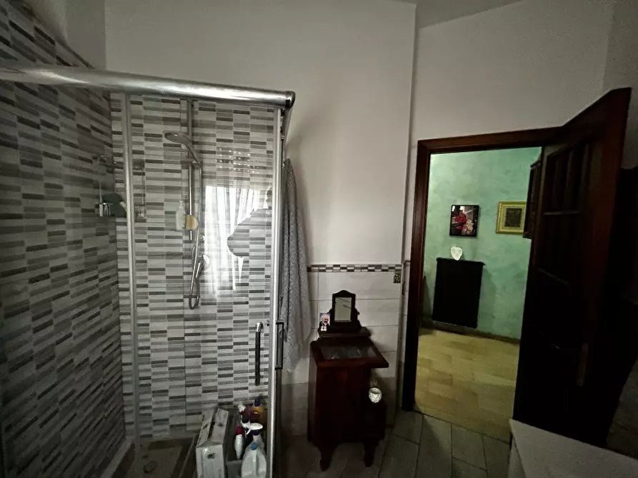 Immagine 16 di Palazzo in vendita  in Via Molinelle a Pompei