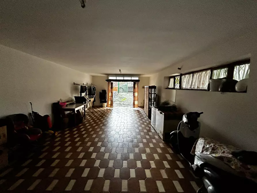 Immagine 4 di Palazzo in vendita  in Via Molinelle a Pompei