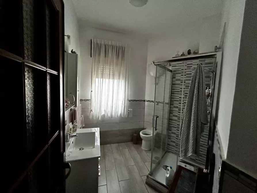 Immagine 17 di Palazzo in vendita  in Via Molinelle a Pompei