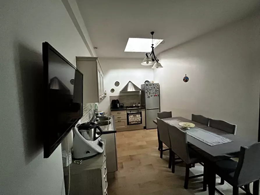 Immagine 8 di Palazzo in vendita  in Via Molinelle a Pompei