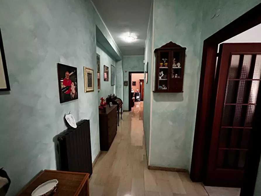 Immagine 10 di Palazzo in vendita  in Via Molinelle a Pompei