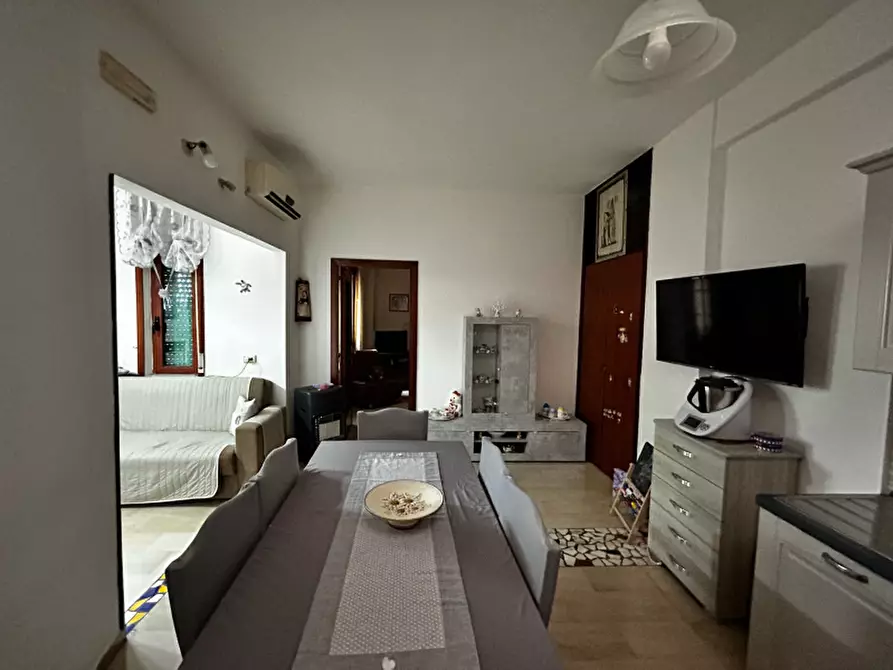 Immagine 7 di Palazzo in vendita  in Via Molinelle a Pompei