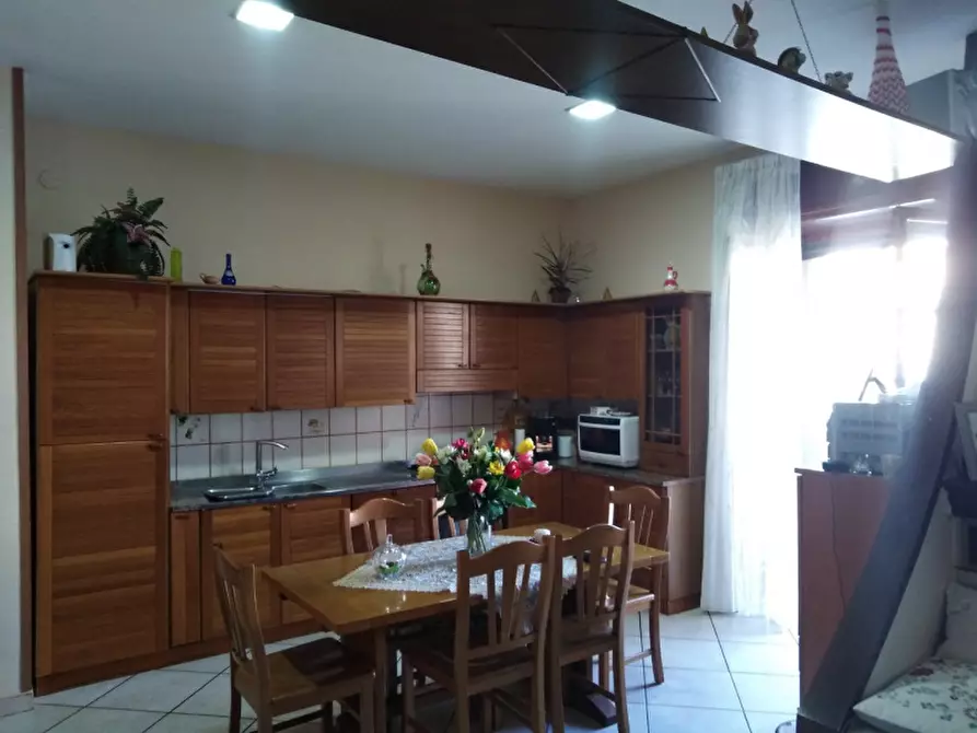 Immagine 3 di Appartamento in vendita  in Via Sant'Abbondio a Pompei