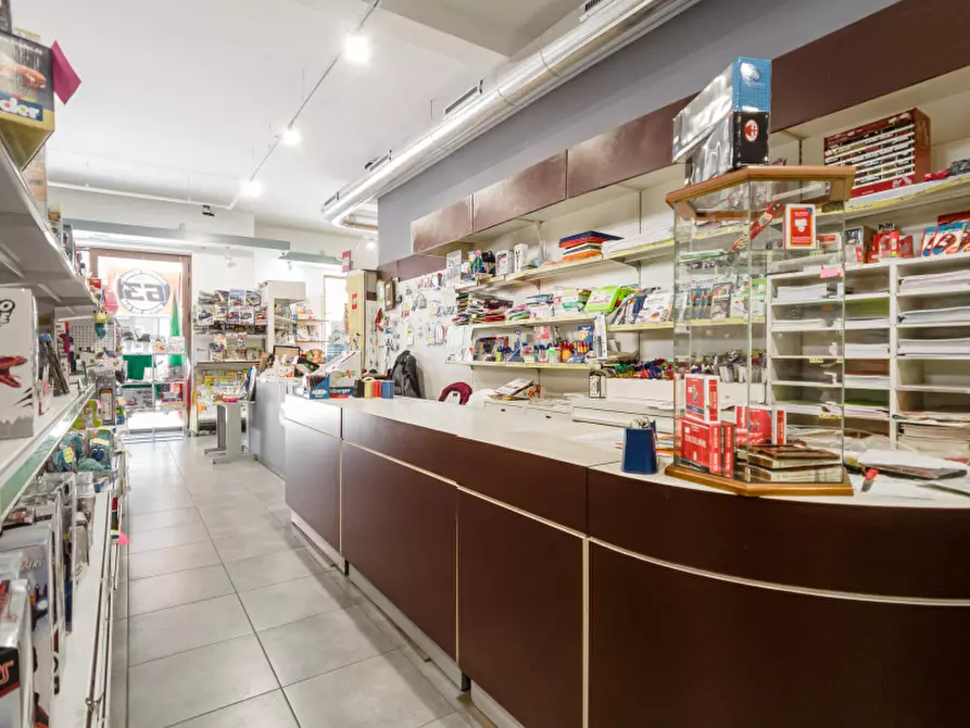 Immagine 14 di Negozio in affitto  in Via del Collegio a Chivasso