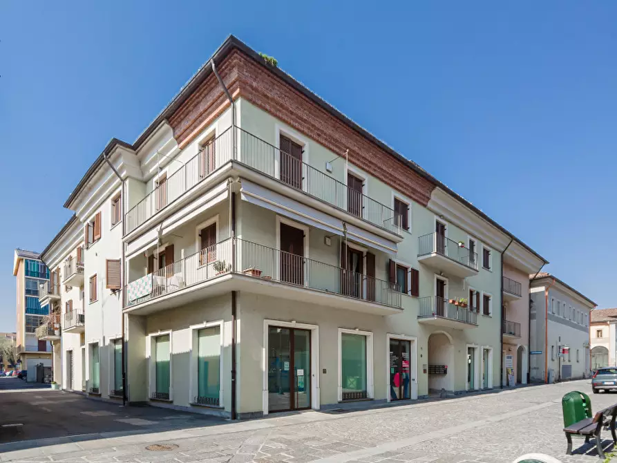 Immagine 30 di Negozio in affitto  in Via del Collegio a Chivasso