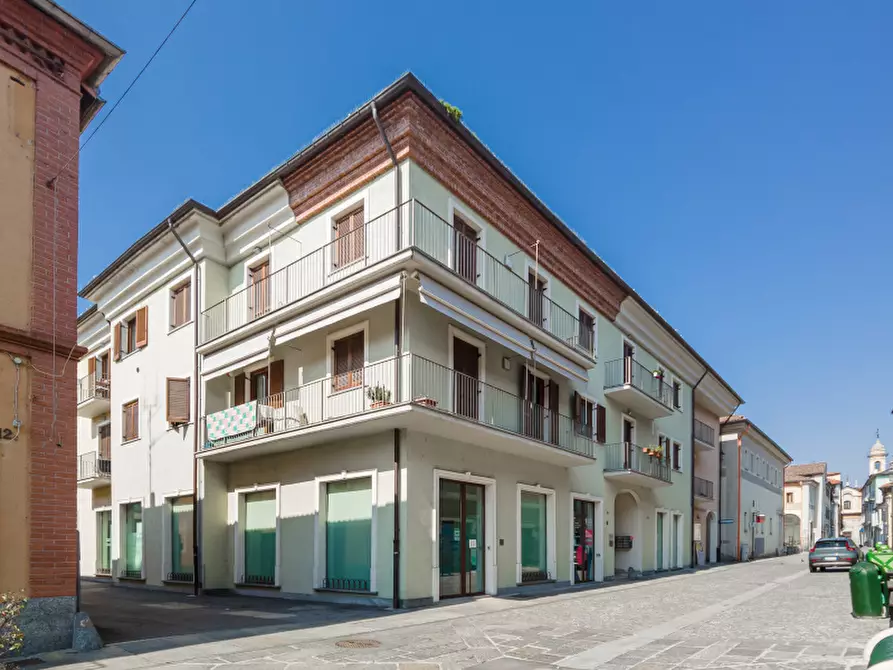 Immagine 31 di Negozio in affitto  in Via del Collegio a Chivasso