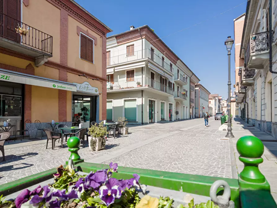 Immagine 29 di Negozio in affitto  in Via del Collegio a Chivasso