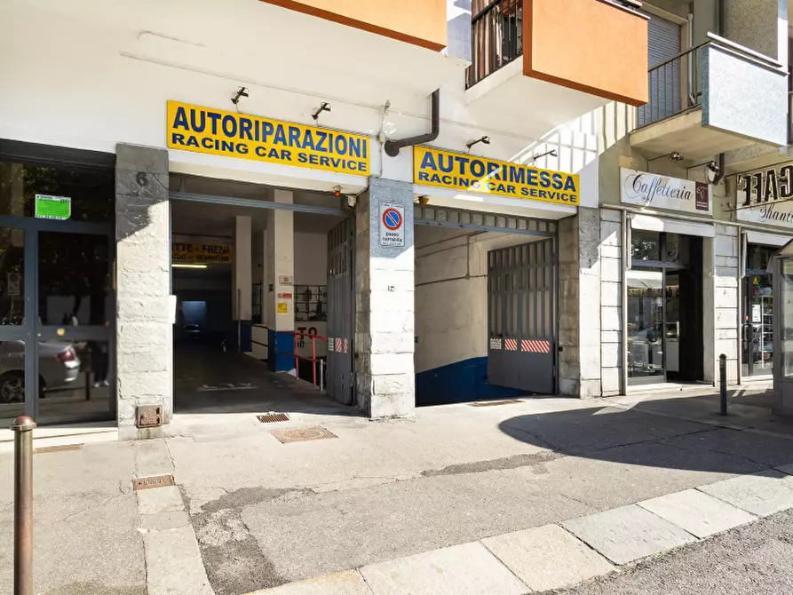 Immagine 1 di Box auto in vendita  in Piazza Pasquale Villari a Torino