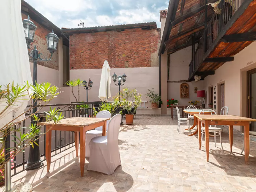 Immagine 24 di Negozio in vendita  in Piazza Sette Martiri a Candia Canavese