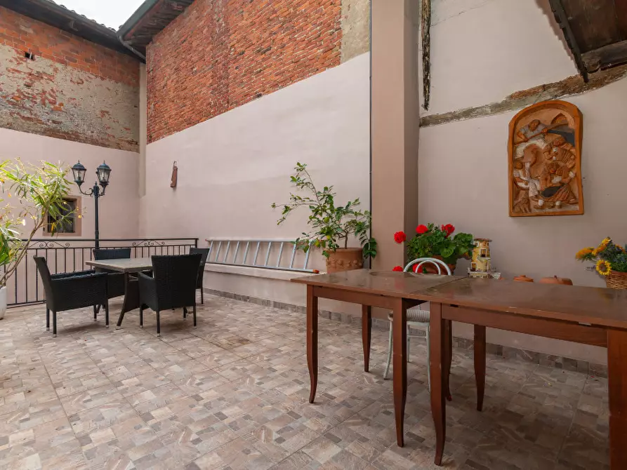 Immagine 25 di Negozio in vendita  in Piazza Sette Martiri a Candia Canavese