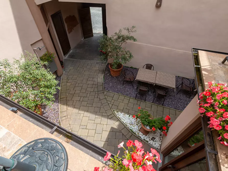 Immagine 29 di Negozio in vendita  in Piazza Sette Martiri a Candia Canavese