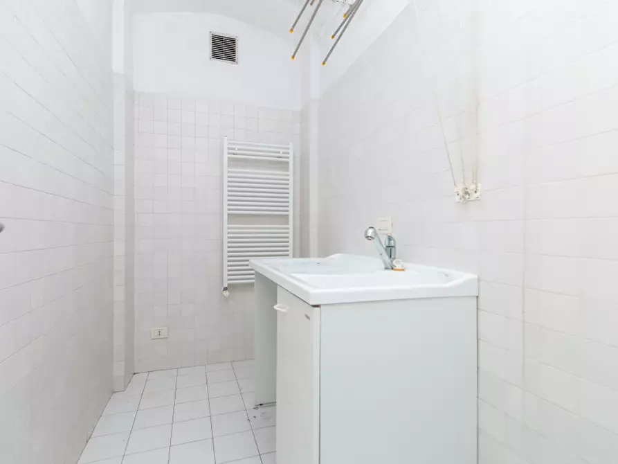 Immagine 21 di Appartamento in affitto  in Via Cesare Battisti a Torino