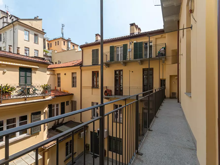 Immagine 34 di Appartamento in affitto  in Via Cesare Battisti a Torino