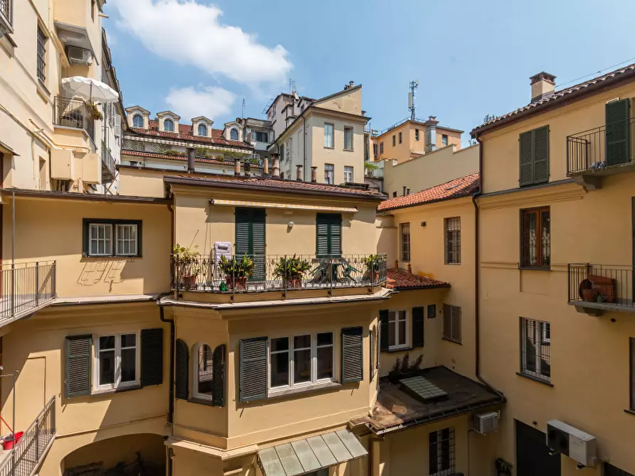 Immagine 35 di Appartamento in affitto  in Via Cesare Battisti a Torino