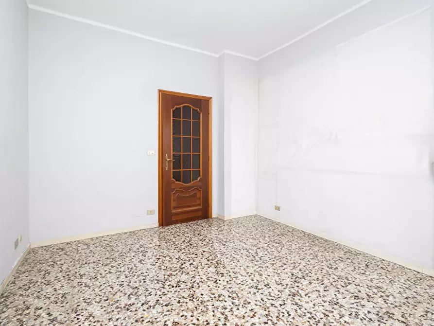 Immagine 19 di Appartamento in vendita  in Via Genova a Torino