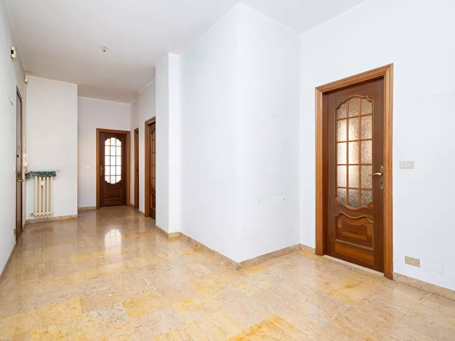 Immagine 31 di Appartamento in vendita  in Via Genova a Torino