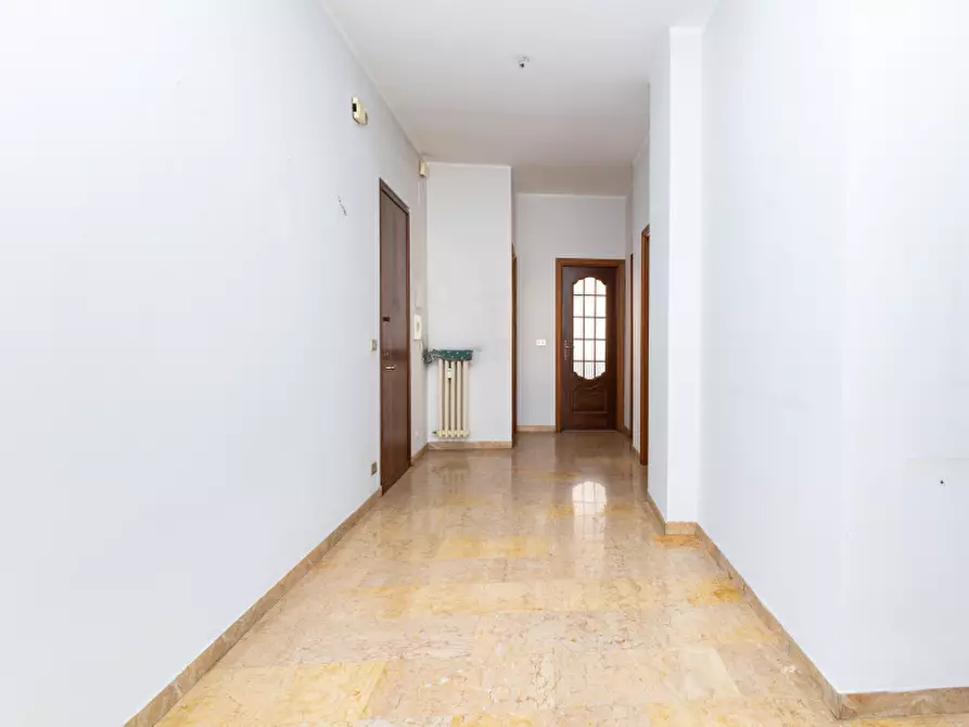 Immagine 30 di Appartamento in vendita  in Via Genova a Torino