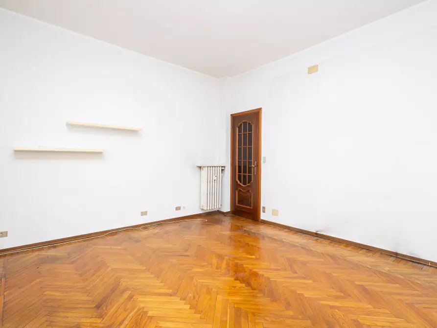Immagine 25 di Appartamento in vendita  in Via Genova a Torino