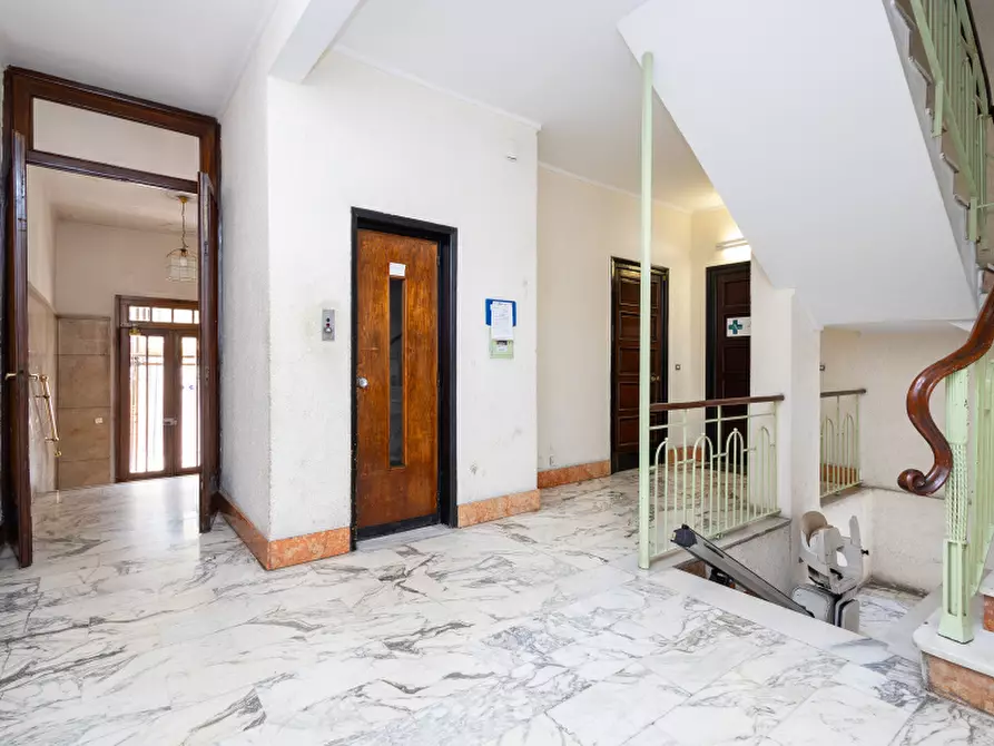 Immagine 33 di Appartamento in vendita  in Via Genova a Torino