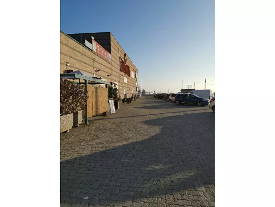 Immagine 7 di Negozio in vendita  in Via Nuova Circonvallazione a Caluso