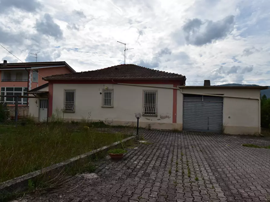 Immagine 1 di Villa in vendita  in Via Dante Alighieri a Montesano Sulla Marcellana