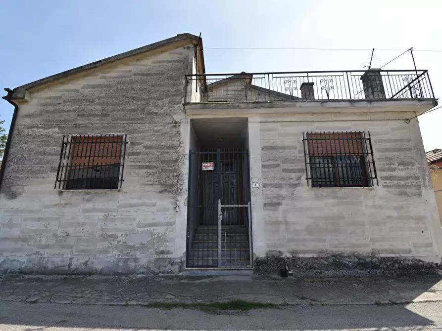 Immagine 3 di Palazzo in vendita  in Via Pedale a Sassano