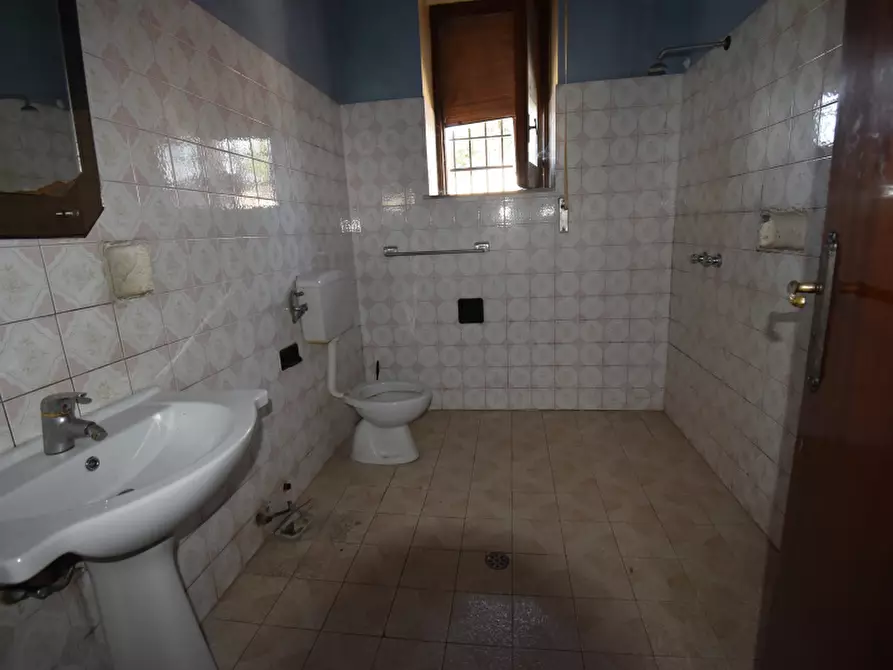 Immagine 24 di Palazzo in vendita  in Via Pedale a Sassano