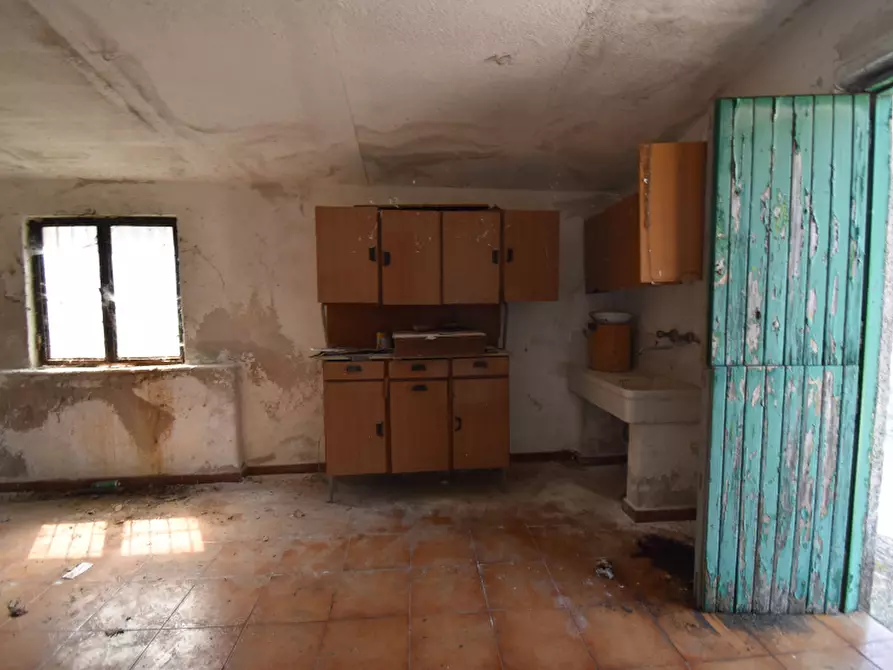 Immagine 2 di Palazzo in vendita  in Via Pedale a Sassano