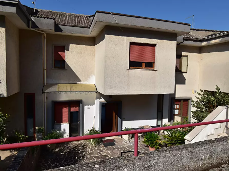 Immagine 1 di Villa in vendita  in Via Valle Mauro a Sala Consilina