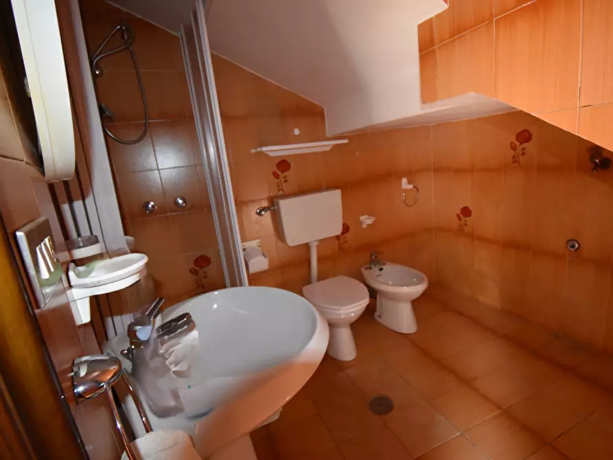 Immagine 18 di Villa in vendita  in Via Valle Mauro a Sala Consilina