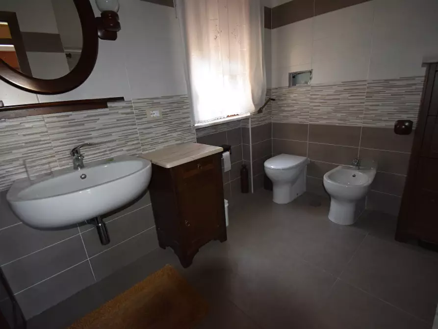 Immagine 24 di Villa in vendita  in Via Valle Mauro a Sala Consilina