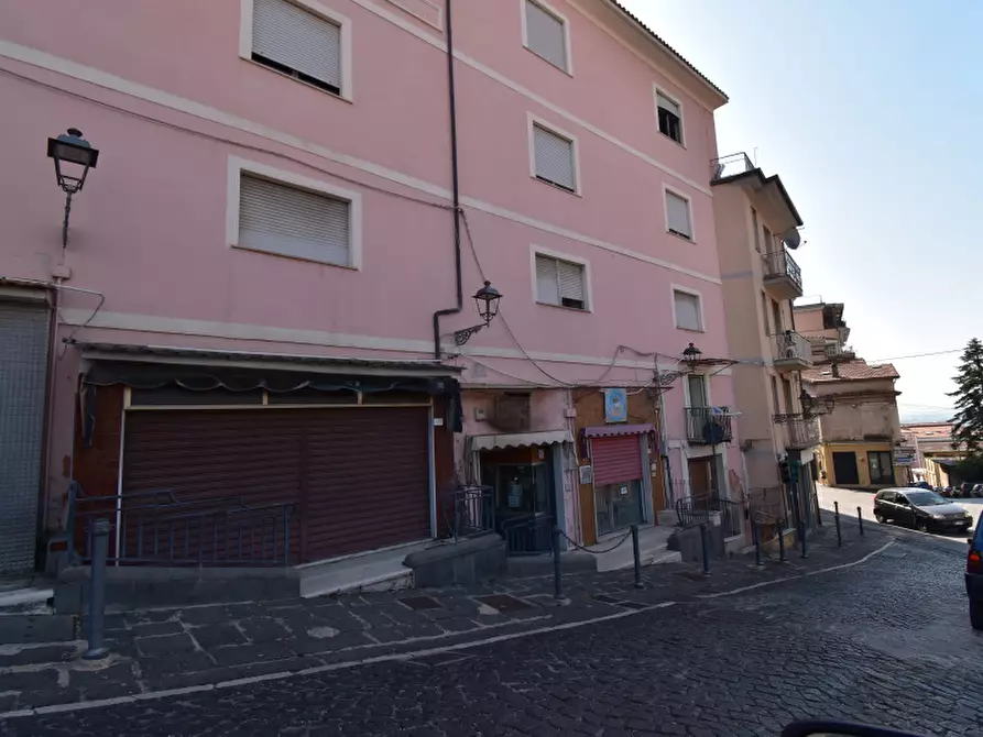 Immagine 5 di Negozio in vendita  in Via Giuseppe Garibaldi a Sala Consilina