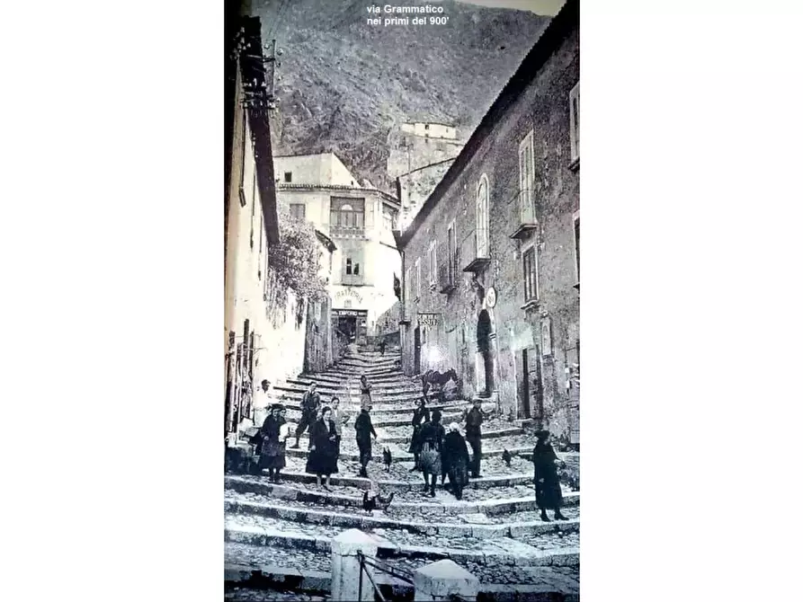 Immagine 2 di Villa in vendita  in Via Grammatico a Sala Consilina